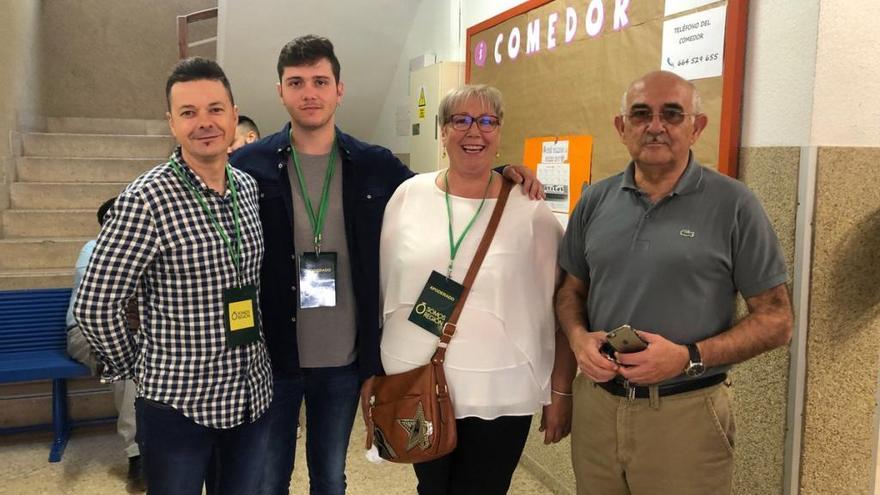 Alberto Garre, visitando un colegio electoral en Patiño