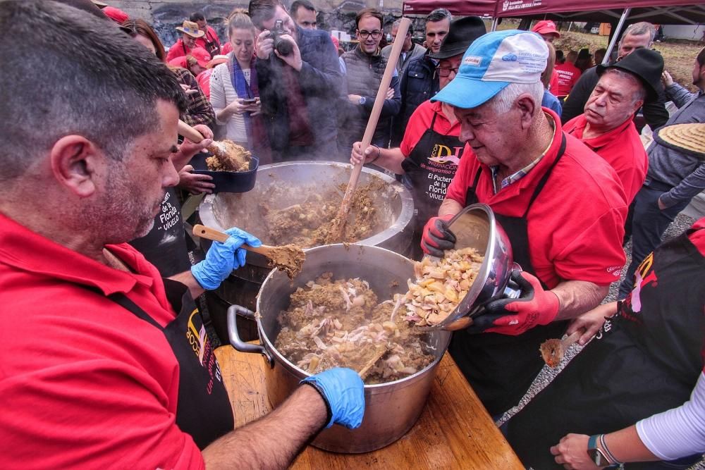 Puchero de La Florida. Reparto del puchero que ...