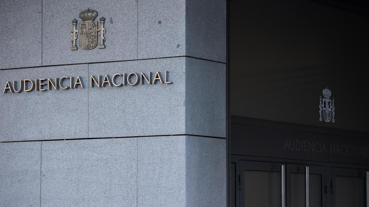 Entrada a la Audiencia Nacional.