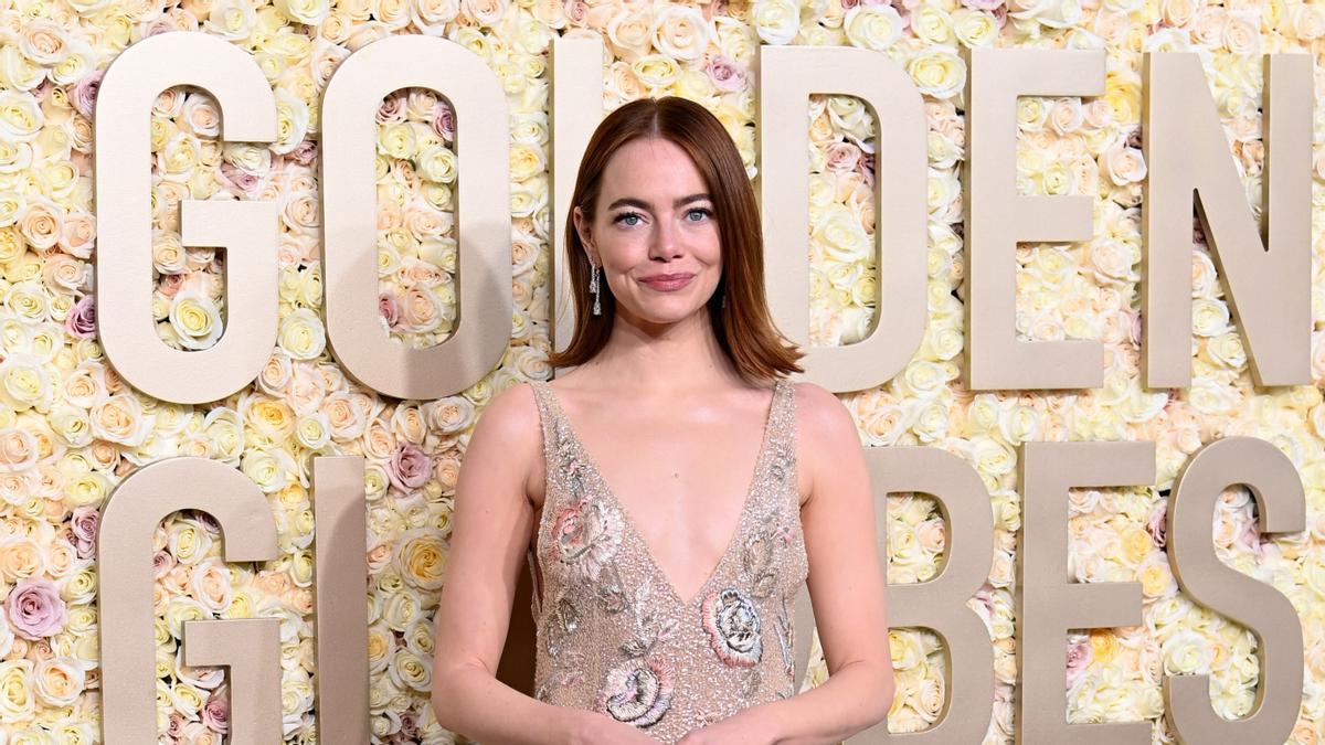 La base de maquillaje que usó Emma Stone en los Globos de Oro 2024 para una piel luminosa y natural