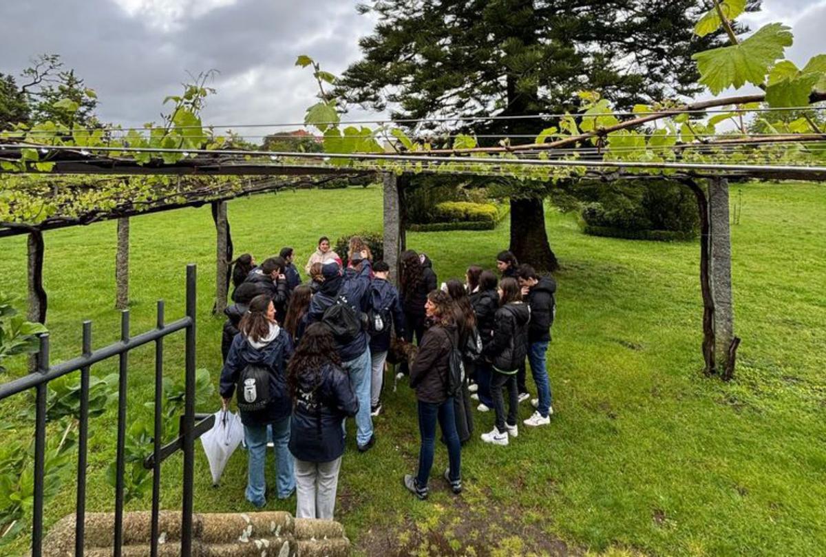 10 jóvenes de Sant Antoni participan en un intercambio con Cambados | D.I.