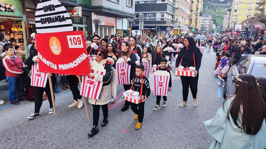 Así ha sido el desfile del Antroxu de Mieres: Del pasado al futuro