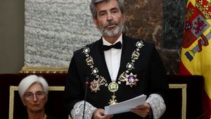 09/09/2019 El presidente del Consejo General del Poder Judicial (CGPJ), Carlos Lesmes, junto a la fiscal general del Estado, MarÃ­a JosÃ© Segarra (i), durante su intervenciÃ³n en el acto de la apertura del aÃ±o judicial que preside el rey Felipe VI este lunes en el SalÃ³n de Plenos del Tribunal Supremo.