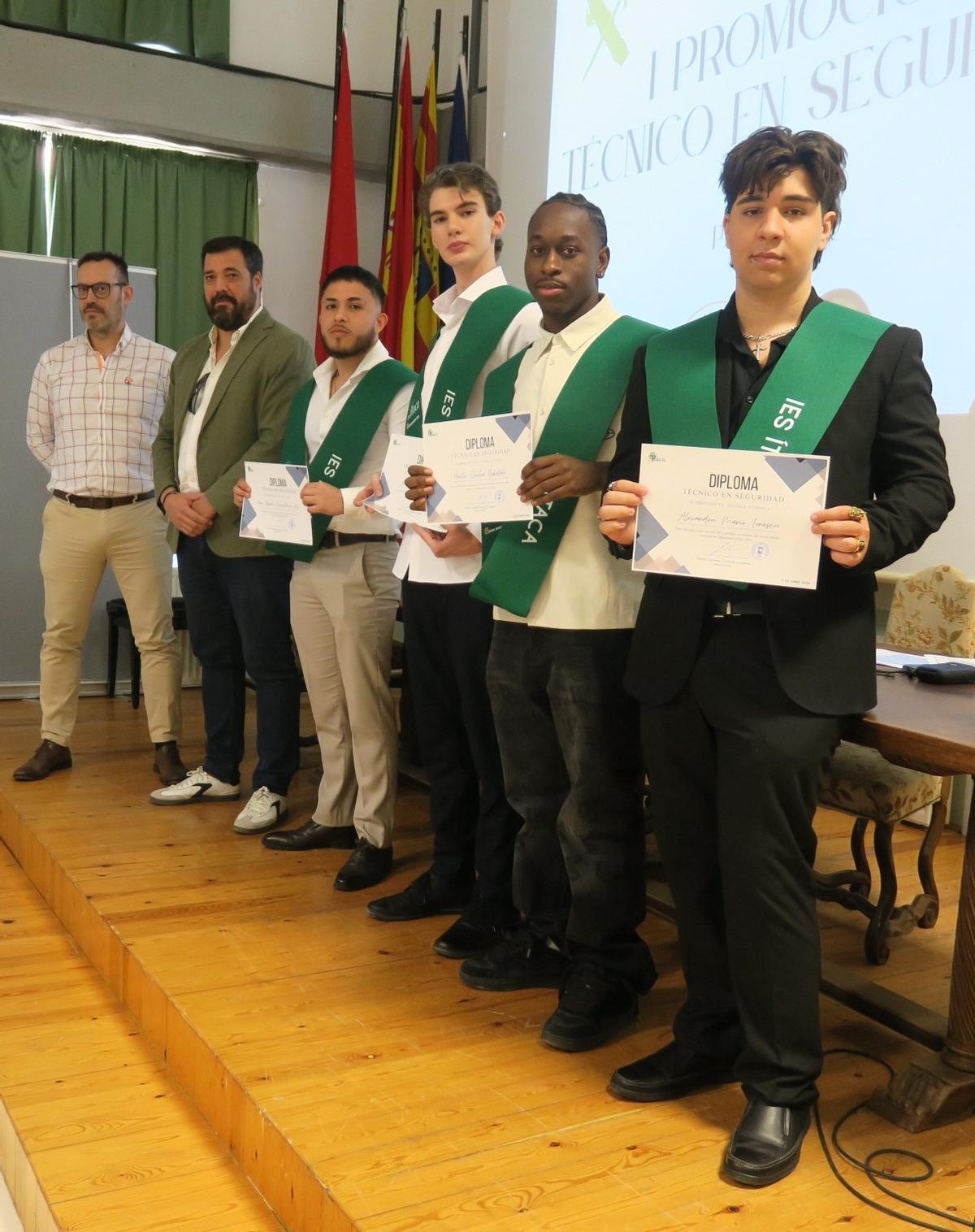 El IES Ítaca de Zaragoza de celebra la graduación de la primera promoción en Aragón del Grado Medio de Técnico en Seguridad