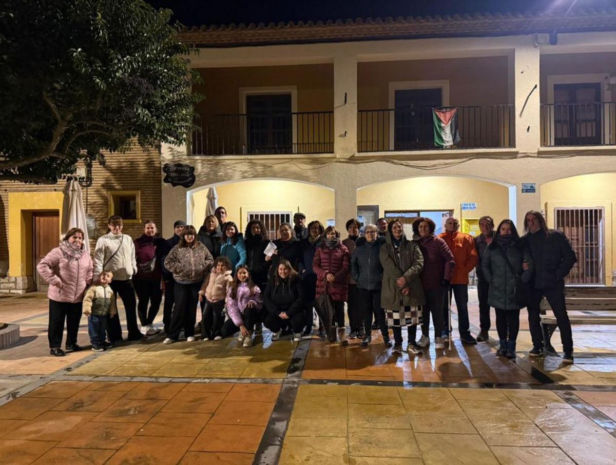 Valareña fue otro de los pueblos que quiso conmemorar el 25N. | SERVICIO ESPECIAL