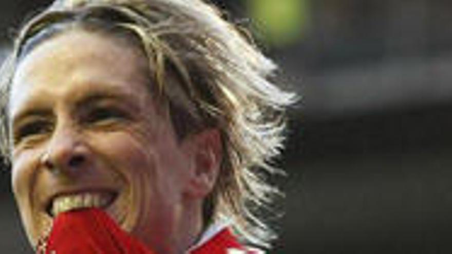 Torres resucita al Liverpool