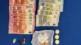 Un detenido en Mérida cuando circulaba con hachís, cocaína y más de 500 euros en el coche