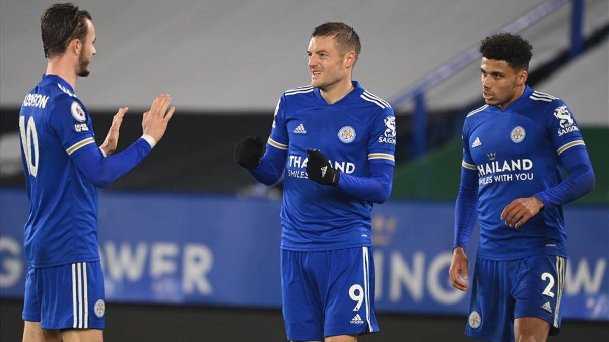 Maddison felicita a Vardy tras su gol