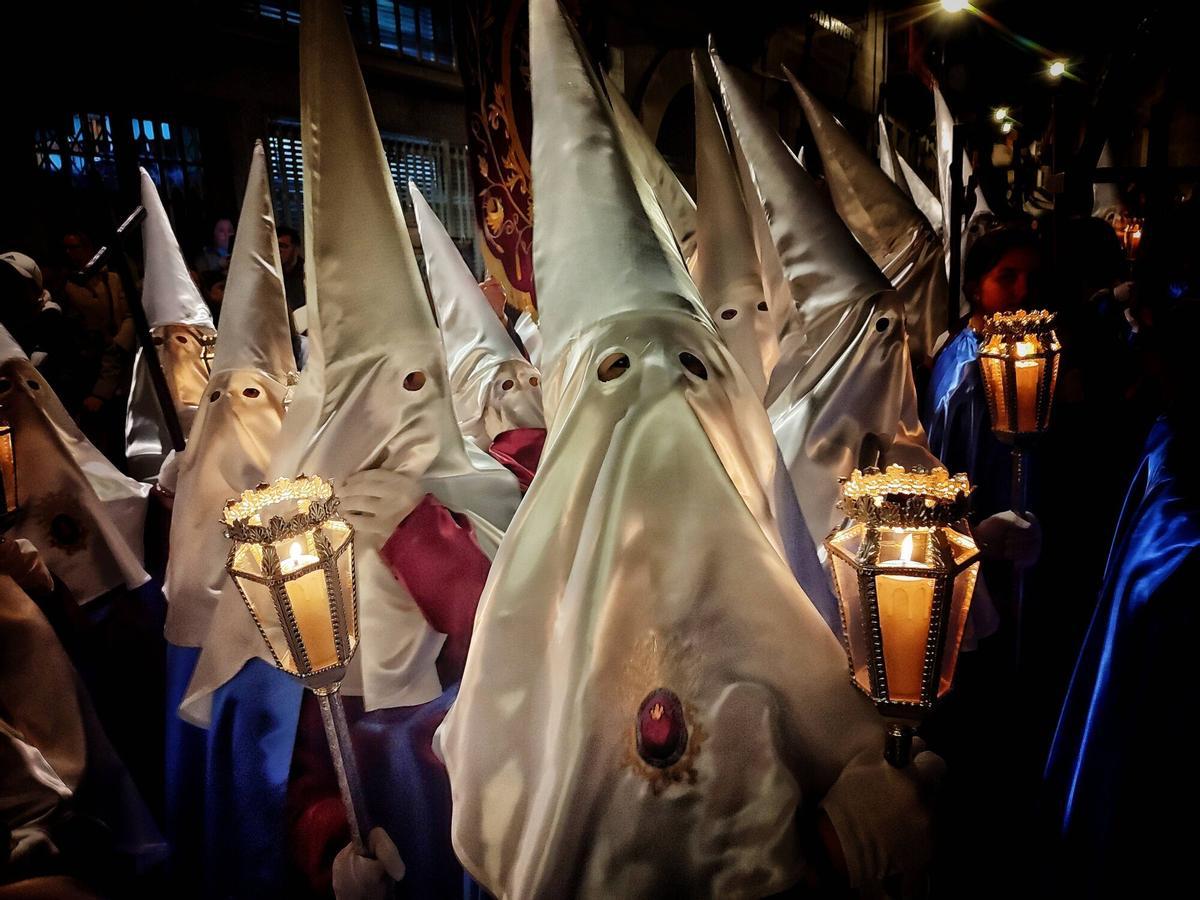 La patrona de Cangas sale en procesión para abrir la Semana Santa