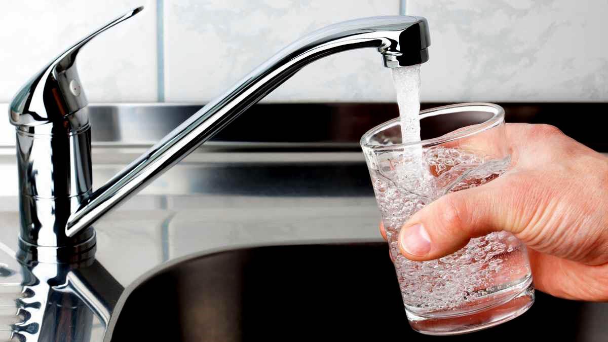El Ayuntamiento bonificará el servicio de agua de abasto a más de 500 familias en 2023