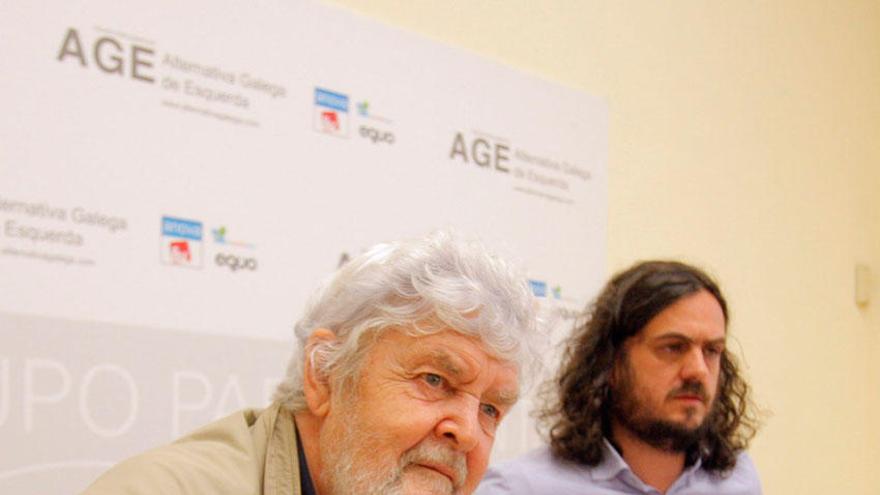 Xosé Manuel Beiras y Antón Sánchez en el Parlamento.