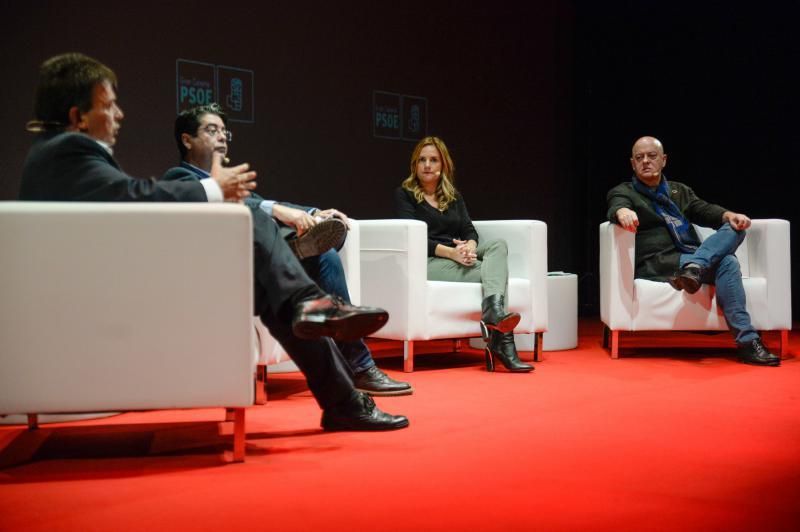 18-01-19. Las Palmas de Gran Canaria. La secretaria federal de Política Municipal del PSOE, Susana Sumelzo, participa en una conferencia política organizada por su partido en Gran Canaria, junto con la alcaldesa de Hospitalet de Llobregat (Barcelona), Nuria Marín, y el exalcalde de San Sebastián Odón Elorza .  FOTO: JOSÉ CARLOS GUERRA.  | 18/01/2019 | Fotógrafo: José Carlos Guerra