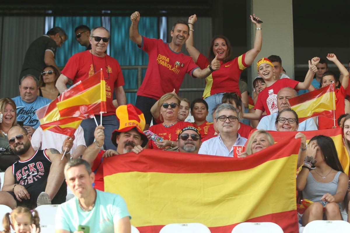 Aficionados en el encuentro de ‘La Rojita’