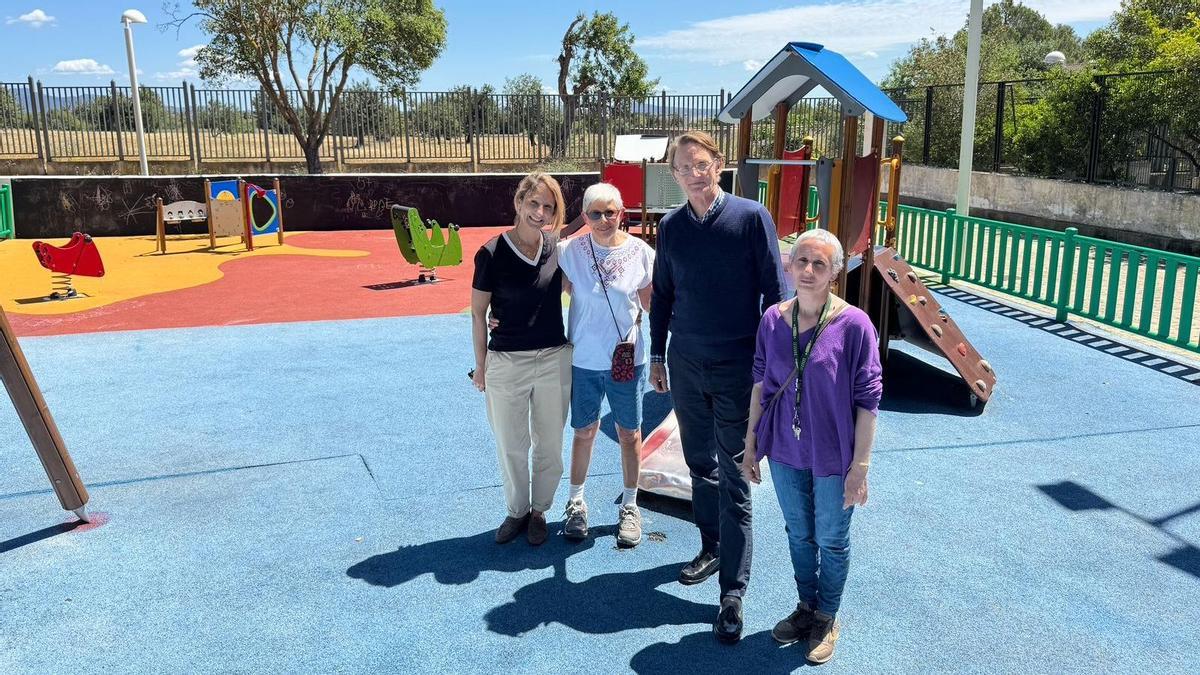 Visita a uno de los parques objeto de renovación.