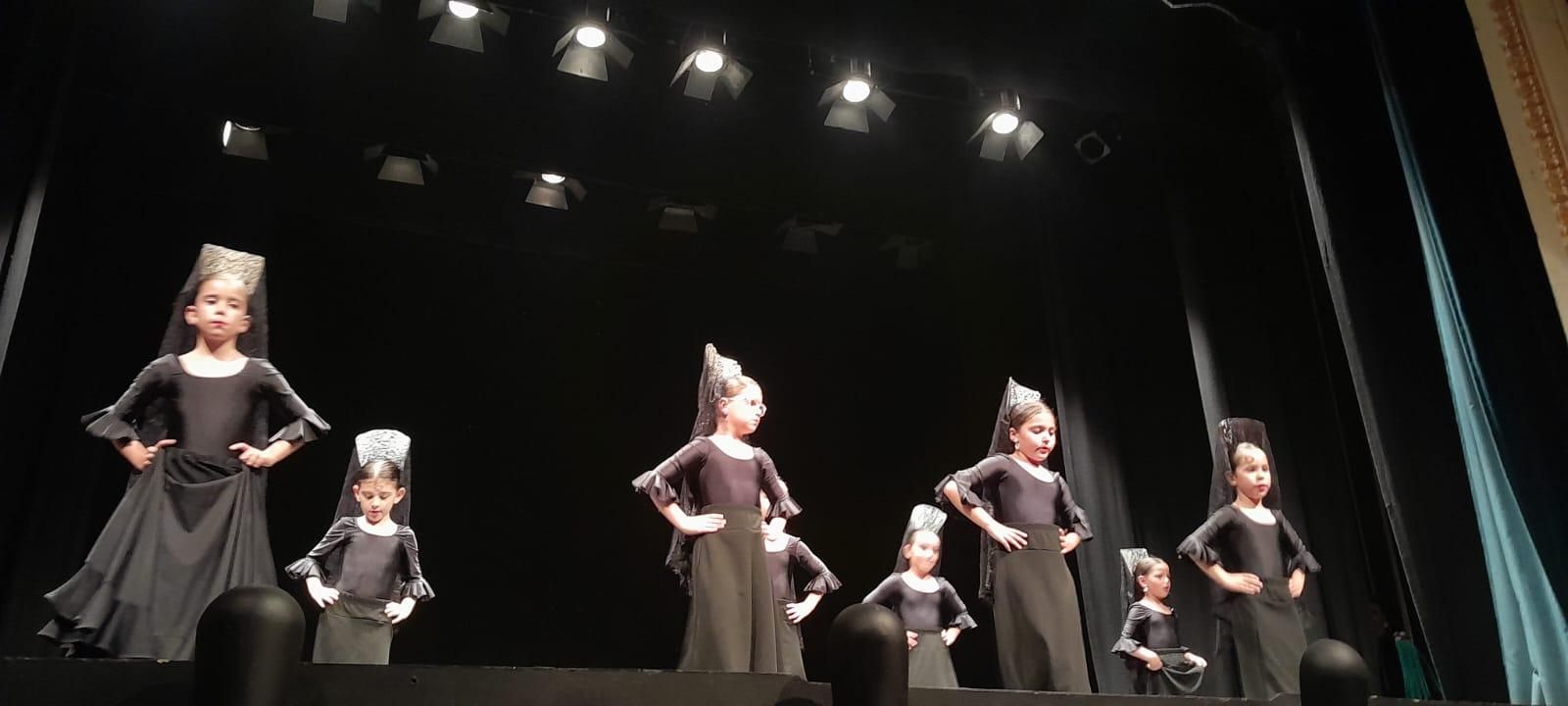 GALERÍA | Gala de baile para celebrar el fin de curso de la Asociación "Flamenco y Compás de Toro"