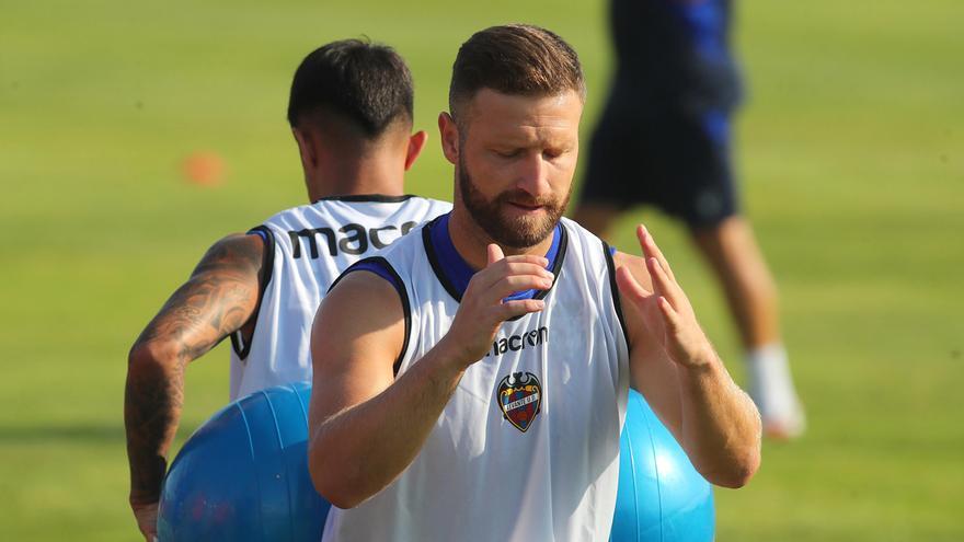 Mustafi, durante un entrenamiento