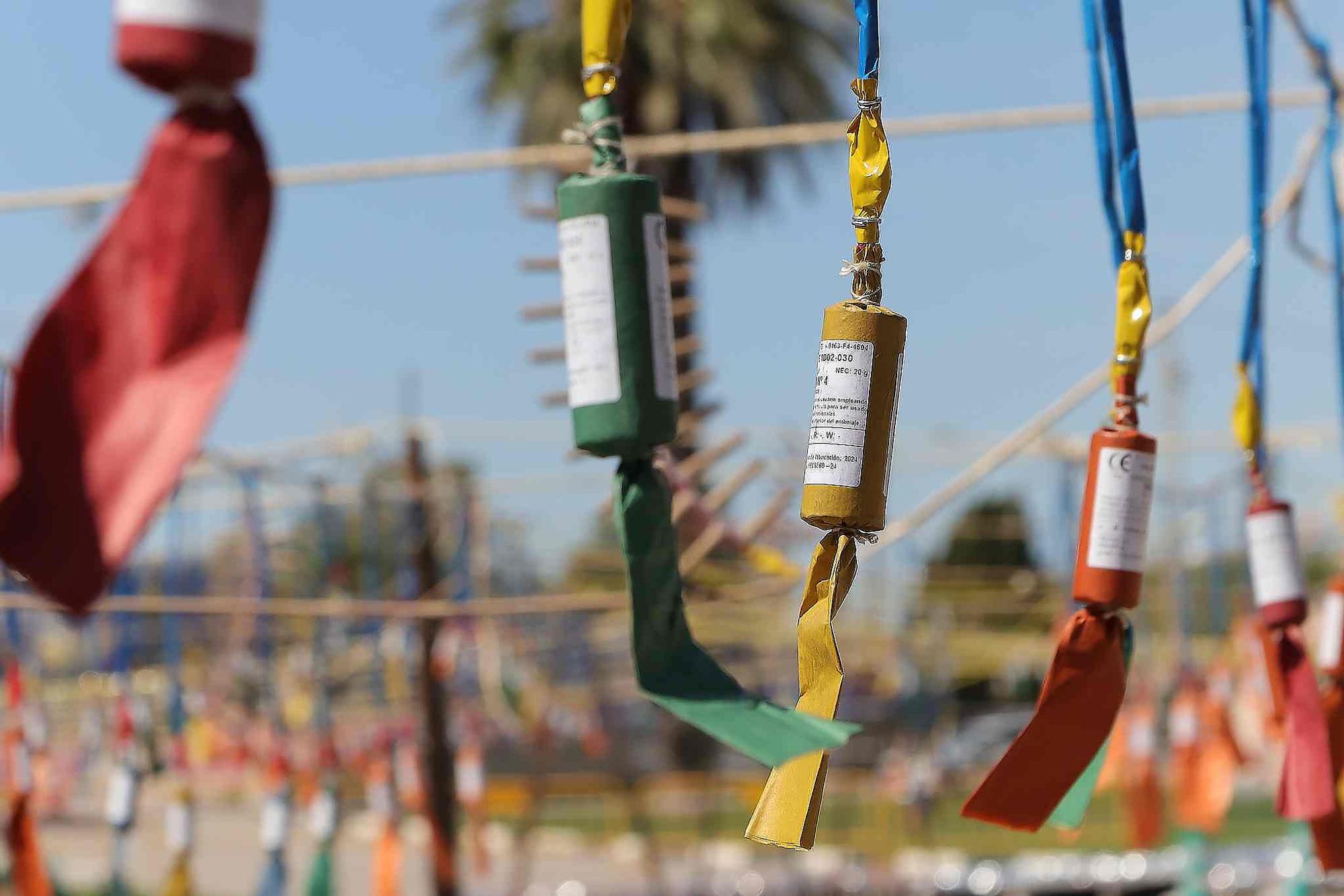 El Grau da inicio a las fiestas de Sant Pere con pólvora, bous y música