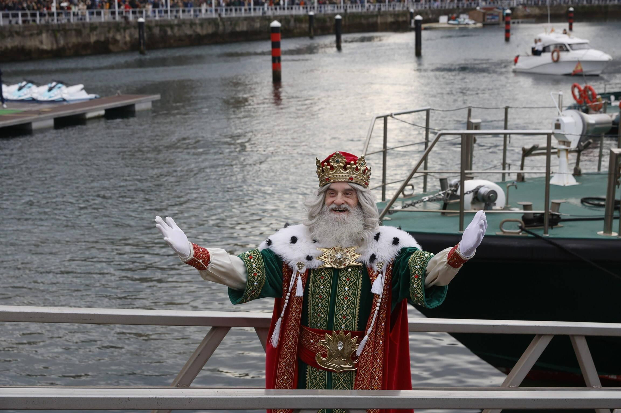 En imágenes: Los Reyes Magos desembarcan en Gijón