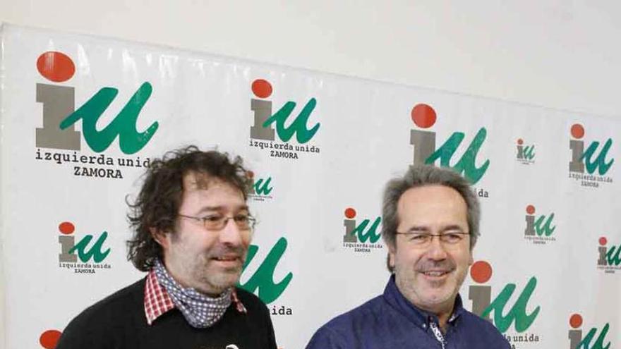 Los dirigentes de IU Miguel Ángel Viñas y Francisco Guarido.
