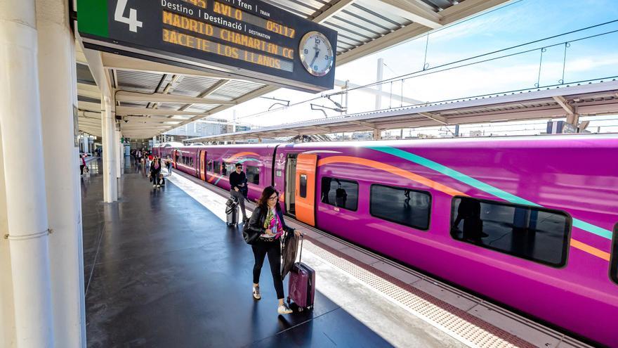 Renfe lanza billetes desde 19 euros para viajar de Madrid a Alicante por Hogueras