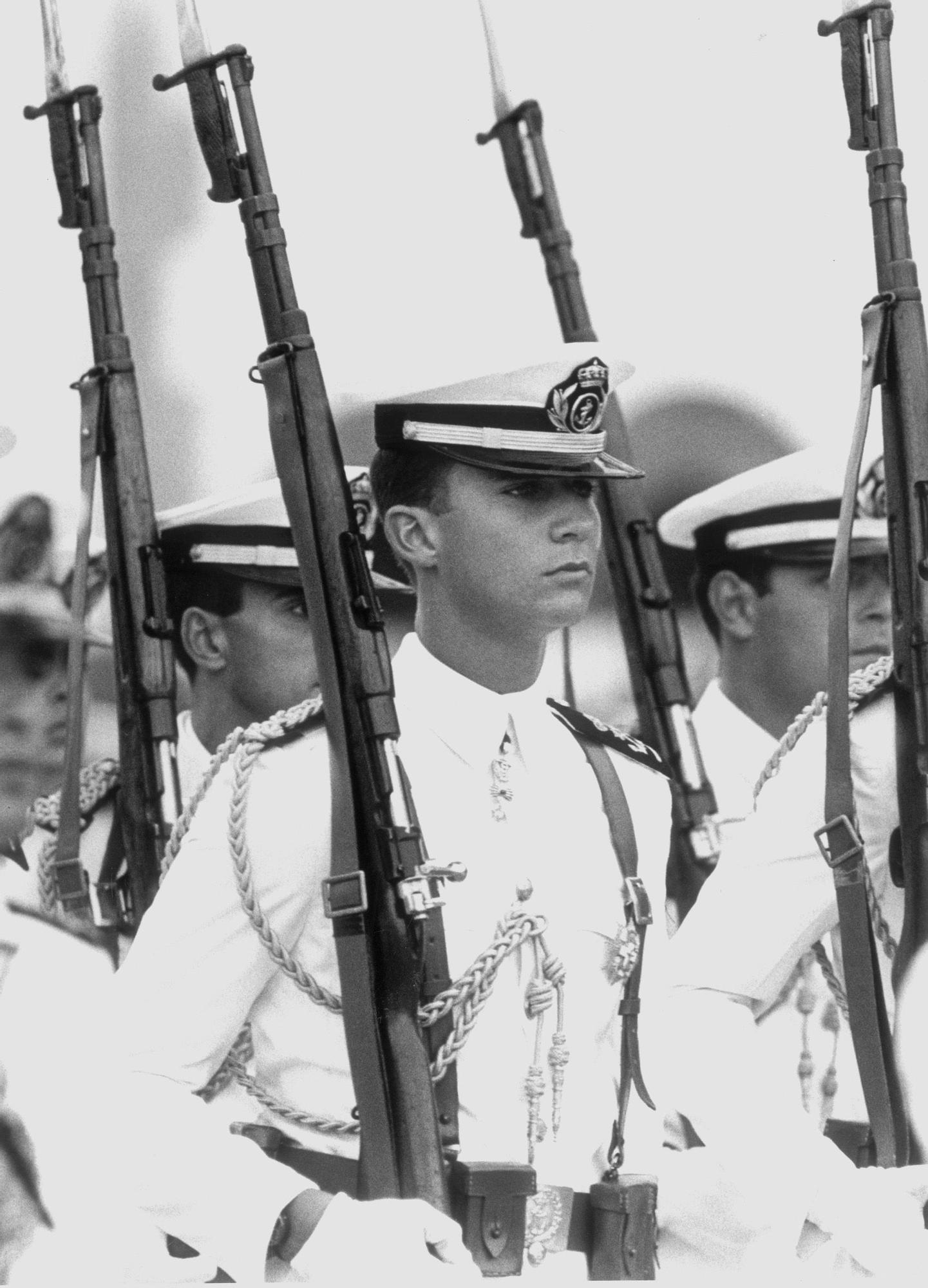 El paso de Felipe VI por la Escuela Naval de Marín