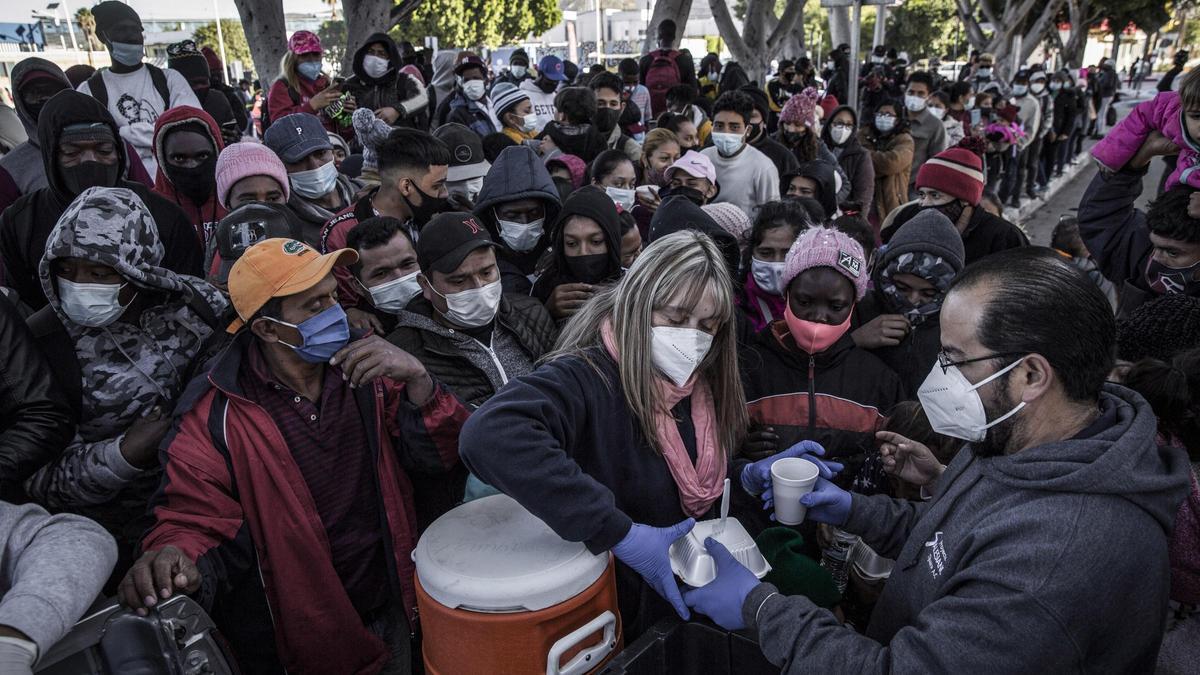 Migrantes en la frontera sur de EEUU.