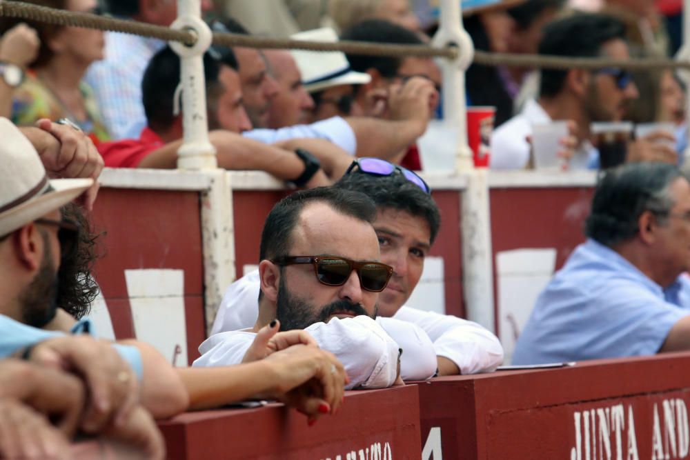 Las imágenes de la tercera corrida de abono de la feria taurina de Málaga en La Malagueta.