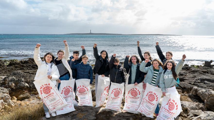 Arranca la 3ª edición de “Kilómetros de plástico por Iris”, una iniciativa medioambiental para jóvenes de Baleares