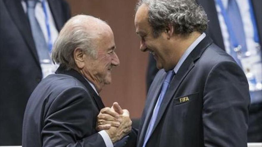 Platini piensa que sigue siendo el más capacitado para presidir la FIFA