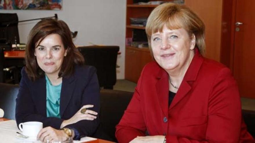 Buenas sensaciones entre Merkel y Sáenz de Santamaría