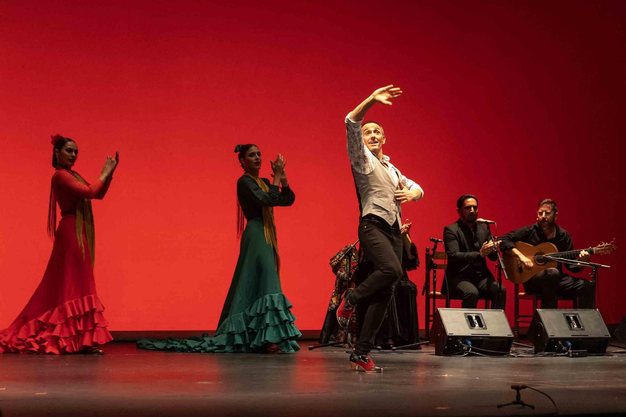 Manuel Escribano pronuncia el pregón de apertura de la Feria de Hogueras en el Teatro Principal de Alicante