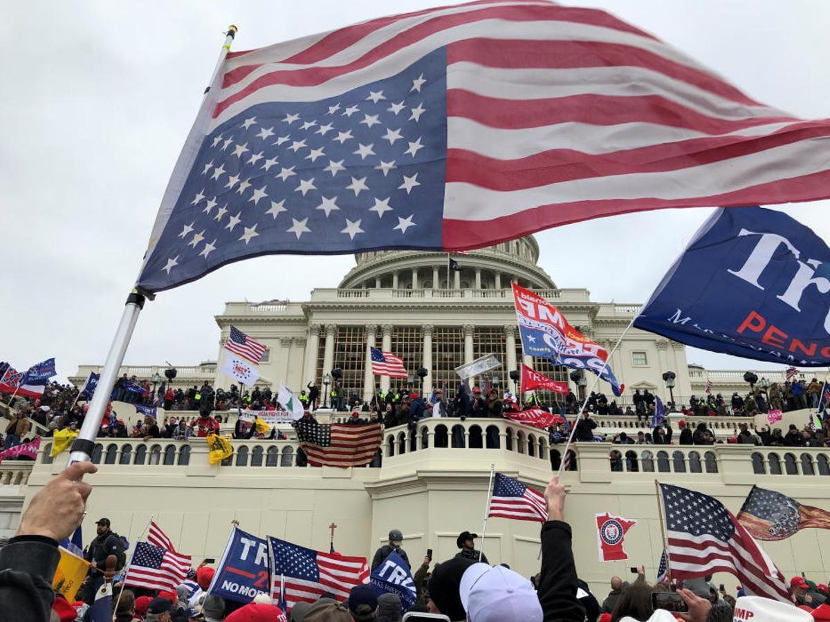 Una torba de seguidors de Trump assalta el Capitol