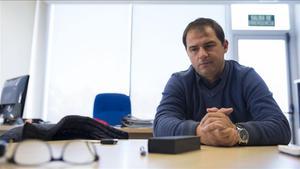 Jordi Lardín, en su despacho en la ciudad deportiva de Sant Adrià
