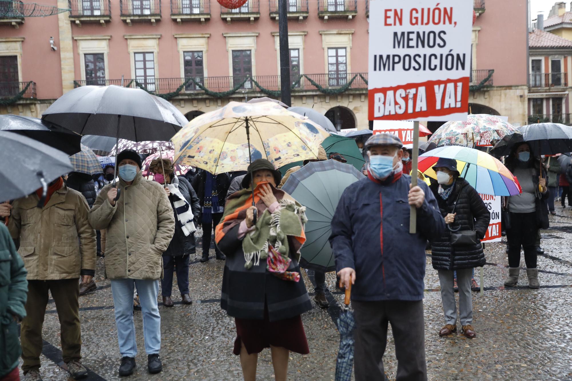 En imágenes: así fue la manifestación de ocho colectivos en la Plaza Mayor de Gijón