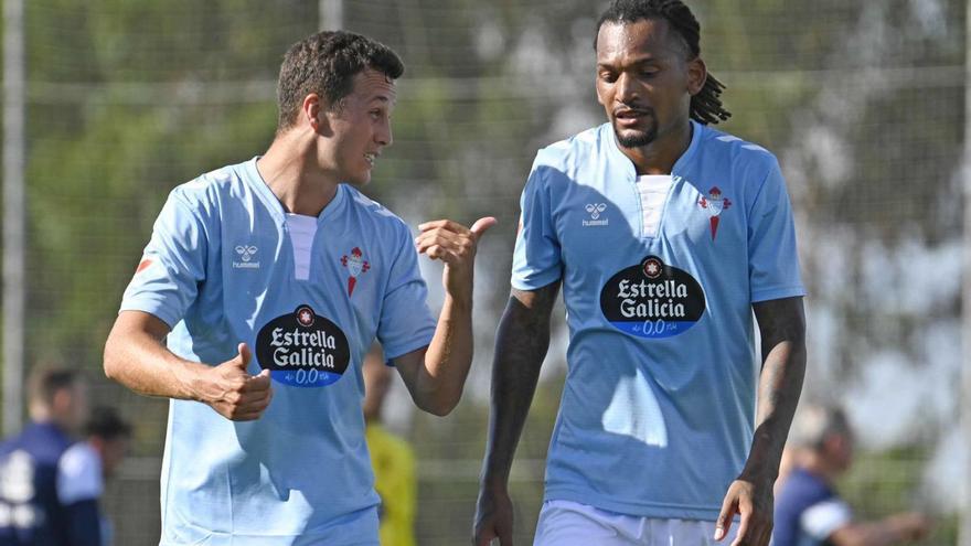 Manquillo y Jailson, durante un amistoso de pretemporada contra el Gil Vicente. | Pablo H. Gamarra