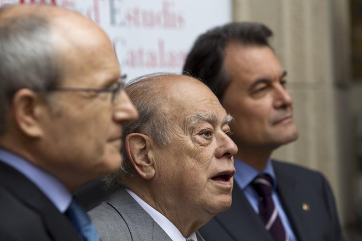 Jose Montilla, en primer terme, amb Jordi Pujol i Artur Mas, l’abril del 2011. Jose Montilla, en primer terme, amb Jordi Pujol i Artur Mas, l’abril del 2011.