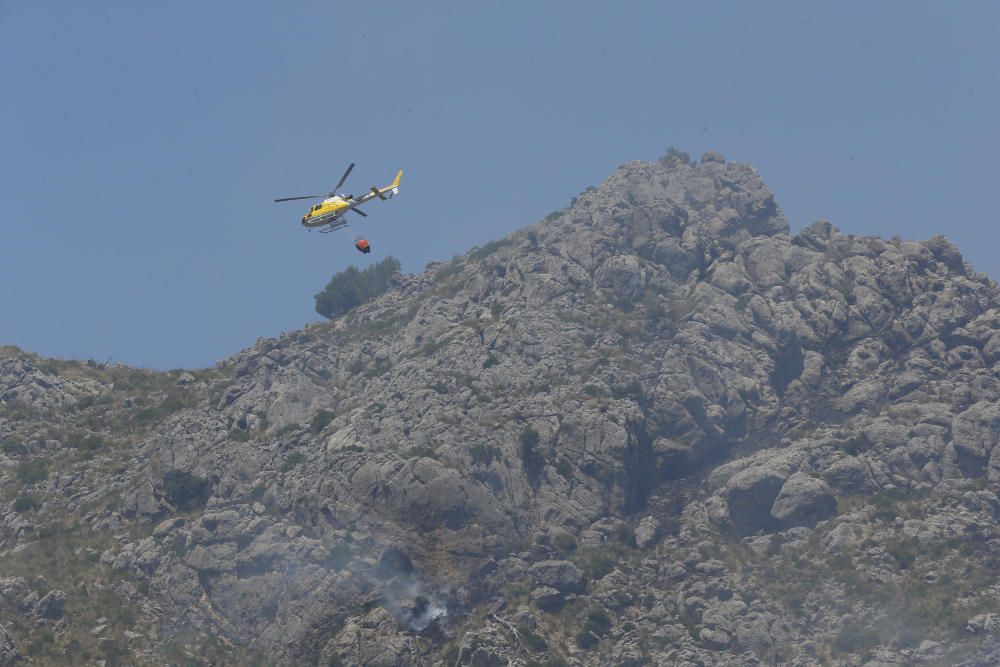 Incendio forestal den Cala Tuent