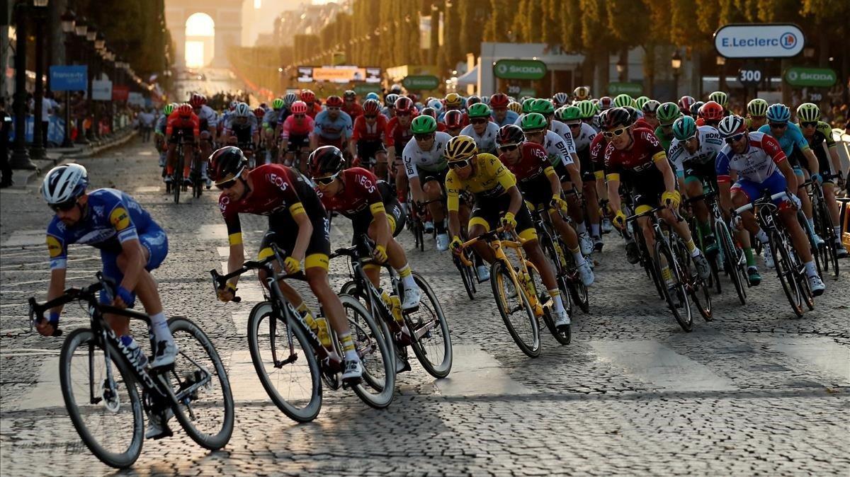 segea54540255 file photo  cycling   tour de france   the 128 km stage 21 f200818170318