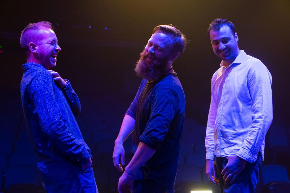 Gori Matas, a la izquierda, con sus compañeros de K12, Marko Lohikari y Teo Salvà