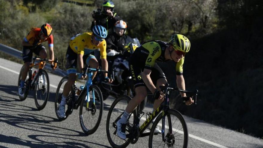 Imagen de tres ciclistas en la pasada edición de la Vuelta Andalucía Ruta del Sol | L.O.