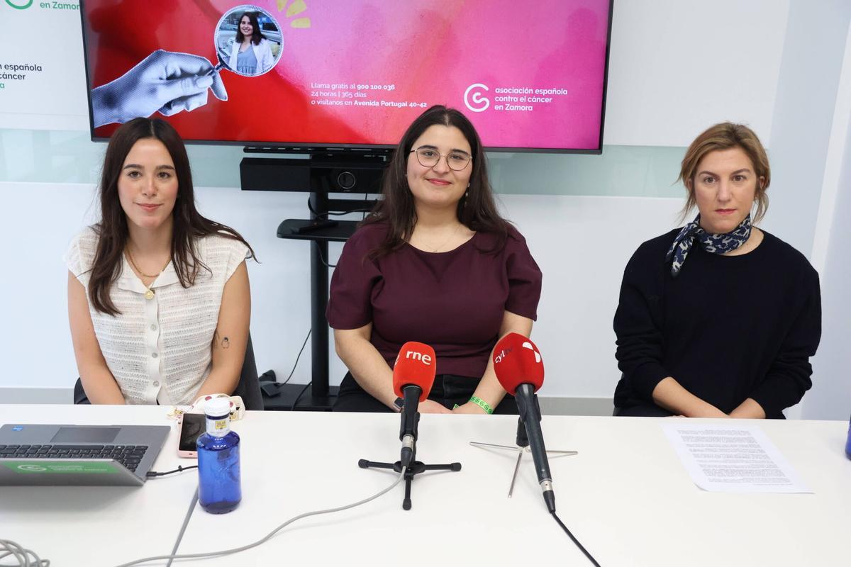 Desde la izquierda, Marina Pinilla, Carolina González de Castro y Juana Cuadrado.