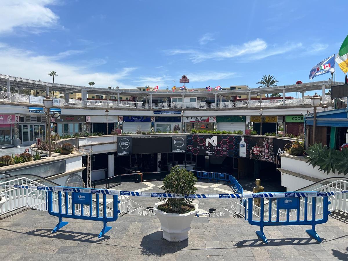 Imagen del vallado del Centro Comercial Plaza Maspalomas.
