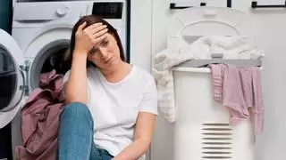 Este producto que utilizas en la lavadora te la llena de moho: un experto cuenta con qué sustituirlo (y es mucho más barato)
