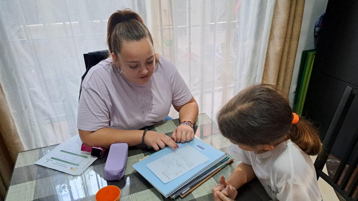 La Fundación Craer ofrece apoyo extraescolar en Córdoba a menores afectados por enfermedades raras.