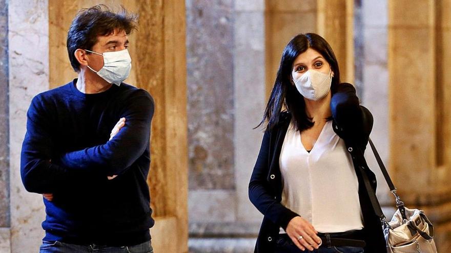 Sergi Sabrià i Marta Vilalta
(ERC), ahir al parlament
. quique garcía(efe)