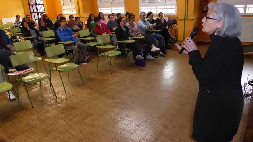 María Jesús Merayo, durante su charla en el Instituto Escultor Juan de Villanueva.