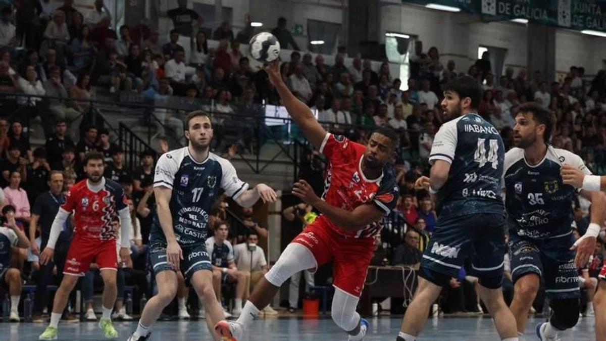 El Horneo EÓN Alicante cayó en su visita a la pista de Frigoríficos del Morrazo (28-25)