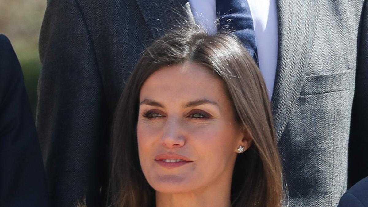 Letizia Ortiz con pantalón &quot;culotte&quot; en color rojo de Hugo Boss