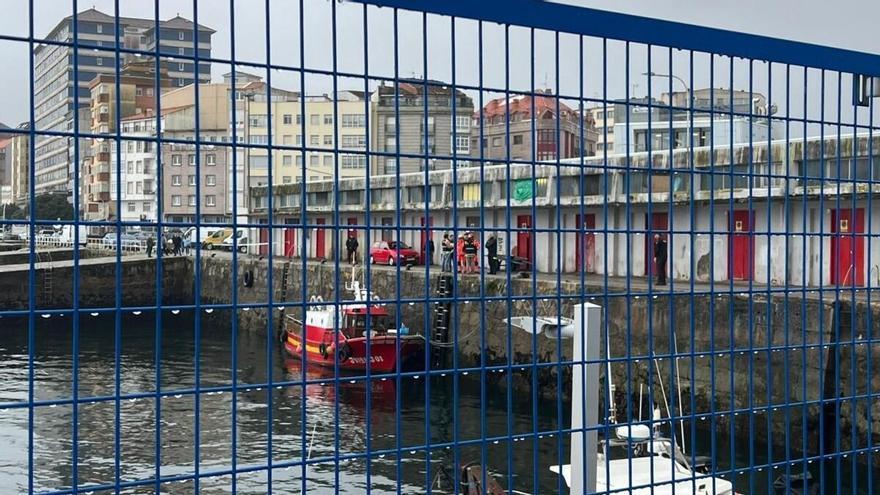 Cadáver encadenado hallado en puerto de Ribeira