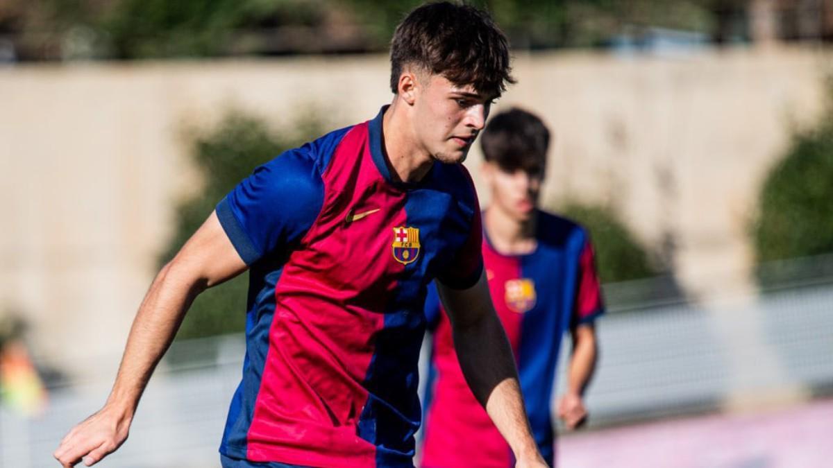 Adri Muñoz marcó dos goles en el campo del Amposta